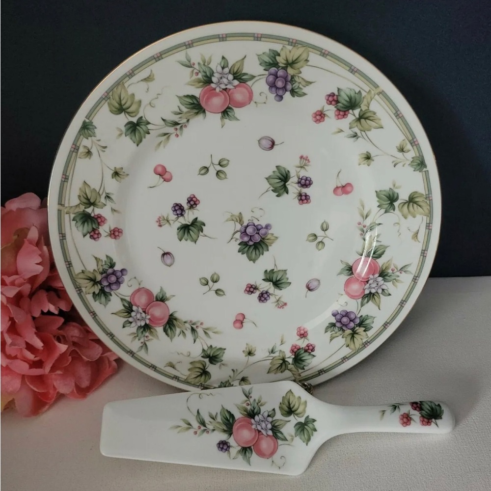 Andrea Fruit Cake Plate and Server